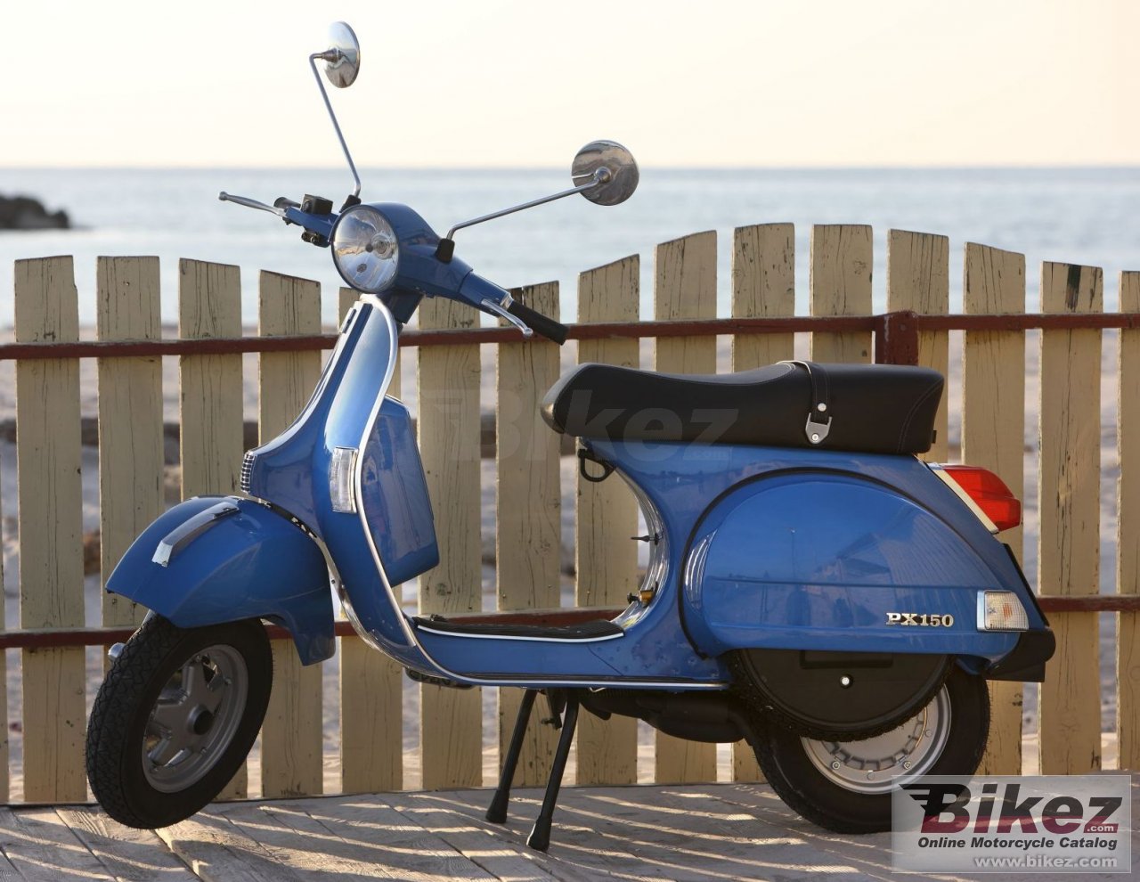 Big Vespa px 150 picture and wallpaper from Bikez.com